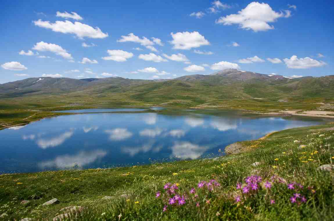 دریاچه نئور